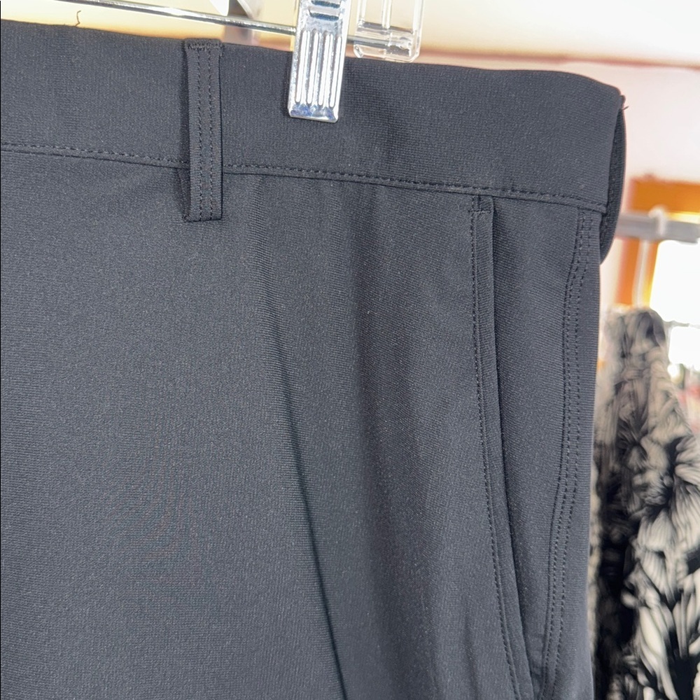 NWT Greg Norman Performance Stretch Golf Shorts Black Size 42 UPF - Picture 4 of 6